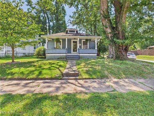 819 W 4th St, Williamstown, WV, 26187-1005 | Card Image