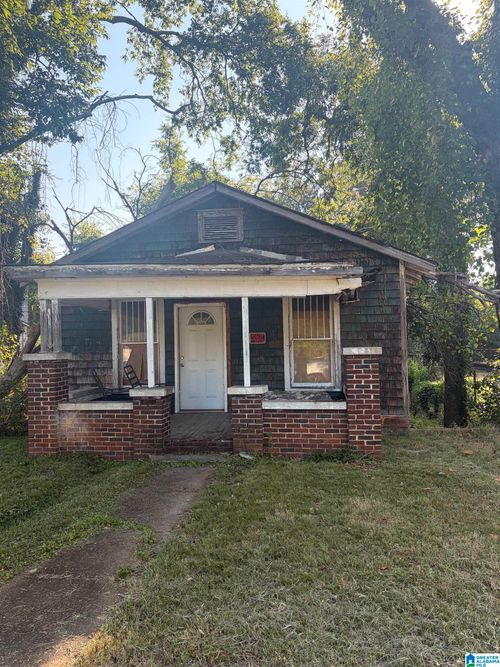 1006 N Nashville Ave, Sheffield, AL, 35660-7322 | Card Image