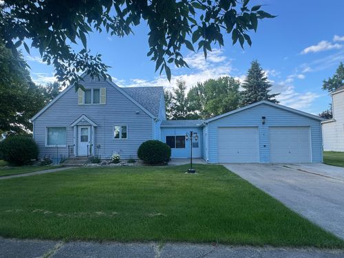 101 6th St E, Finley, ND, 58230-3067 | Card Image
