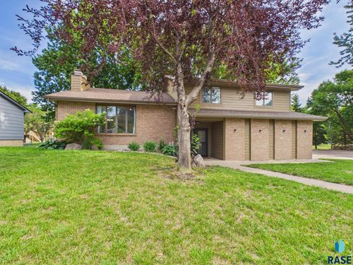 5600 W Pebble Creek Rd, Sioux Falls, SD, 57106-2024 | Card Image