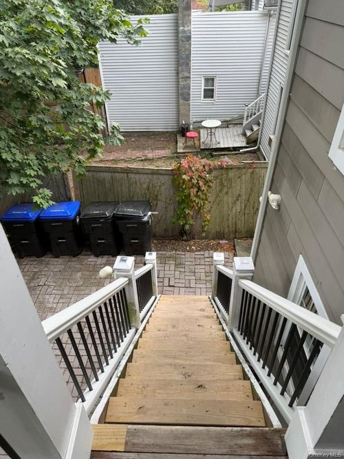 14 Talmadge St, Poughkeepsie, NY, 12601-1895 | Card Image