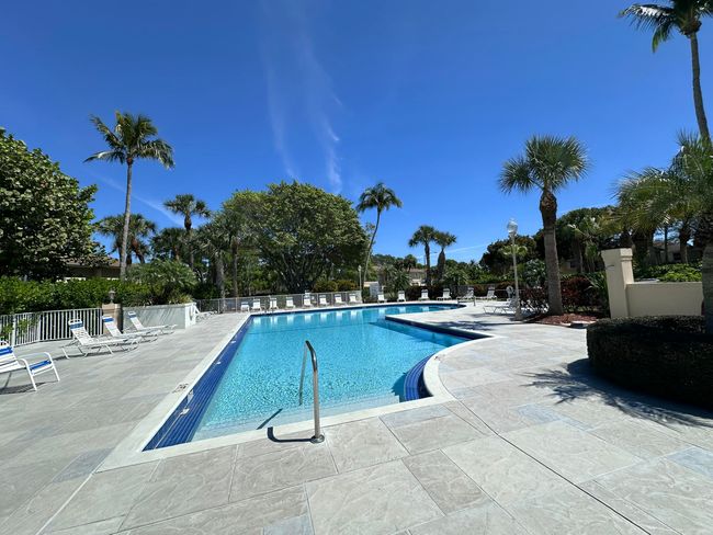 2701 Amherst Ct, Condo with 3 bedrooms, 2 bathrooms and null parking in Boynton Beach FL | Image 26