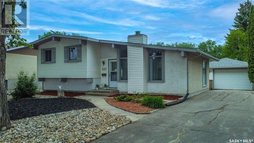 227 Hanley Cres, Regina, SK, S4R5A9 | Card Image