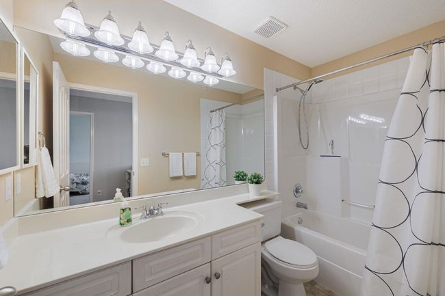10 Somerglen Crescent Sw, House other with 4 bedrooms, 3 bathrooms and 4 parking in Calgary AB | Image 19