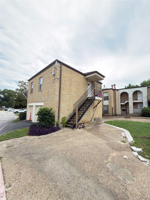 201-6032 Westridge Ln, Fort Worth, TX, 76116-8423 | Card Image