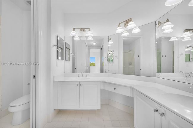 APT-501 - 3600 Oaks Clubhouse Dr, Condo with 3 bedrooms, 2 bathrooms and null parking in Pompano Beach FL | Image 39