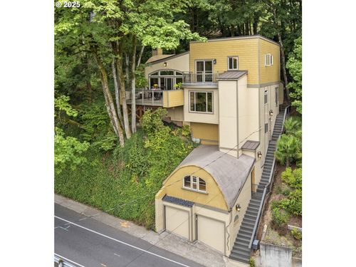 6521 S Corbett Ave, Portland, OR, 97239-3512 | Card Image