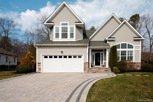 29 Wildflower Dr, Ridge, NY, 11961-2663 | Card Image
