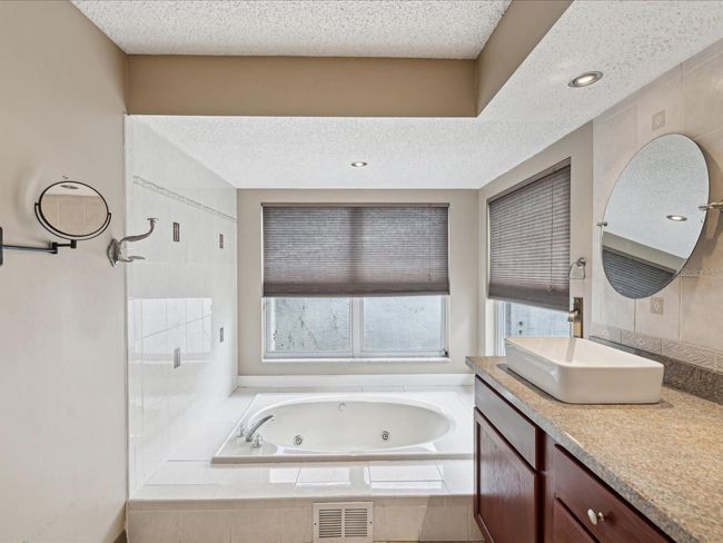 Primary Bath Jetted Tub | Image 26