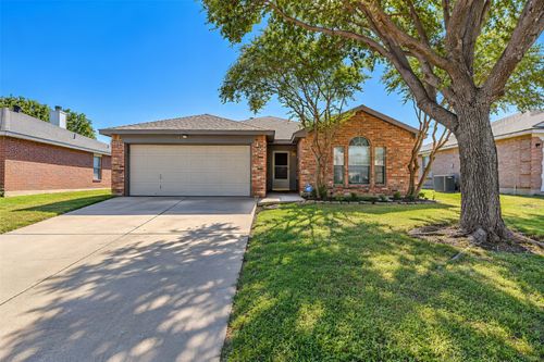 417 Candlestick Trl, Saginaw, TX, 76179-0910 | Card Image