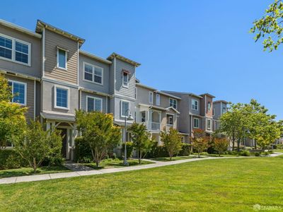 1004 Maritime Way, Townhouse with 3 bedrooms, 3 bathrooms and 2 parking in Richmond CA | Image 2