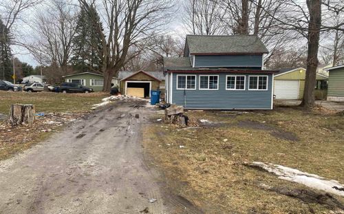 109 N Depot St, Rolling Prairie, IN, 46371-9757 | Card Image