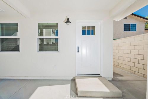 547 N Olive St, Orange, CA, 92866-1328 | Card Image