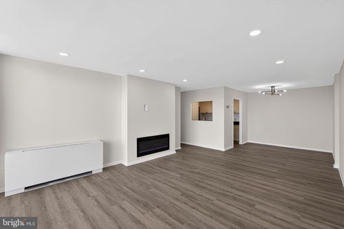 612-n-309 Florence Ave, JENKINTOWN, PA, 19046-4609 | Card Image