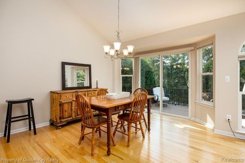 8730 Columbia Cir, Canton, MI, 48187-1353 | Card Image