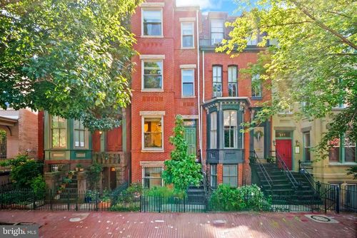 210 4th St Se, WASHINGTON, DC, 20003-1101 | Card Image