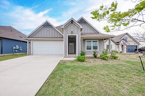 1002 Austin Bayou Dr, Hutto, TX, 78634-2476 | Card Image