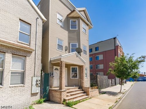 524 Mulberry St, Newark, NJ, 07114-2700 | Card Image