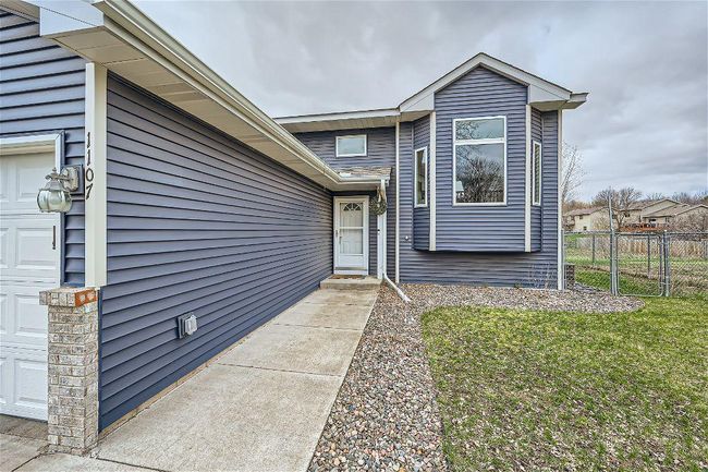 Conveniently located near downtown Isanti! | Image 4