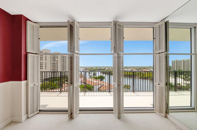 PH10 - 4750 S Ocean Blvd, Condo with 2 bedrooms, 2 bathrooms and null parking in Highland Beach FL | Image 30