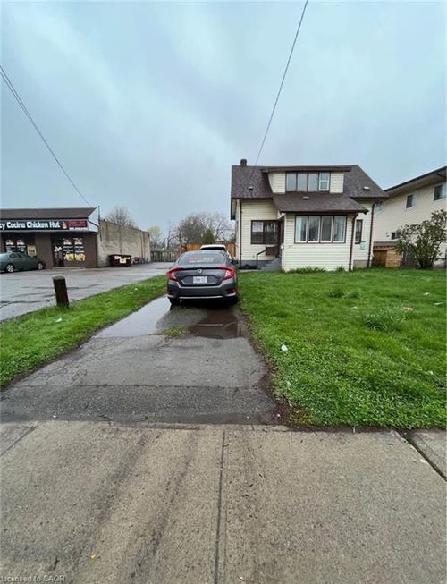6083 Dunn St, Niagara Falls, ON, L2G2P3 | Card Image