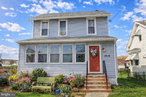 1616 Ward St, LINWOOD, PA, 19061-4244 | Card Image