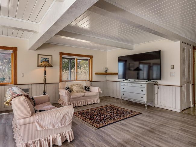 Plenty of space for more than one sitting area. | Image 10