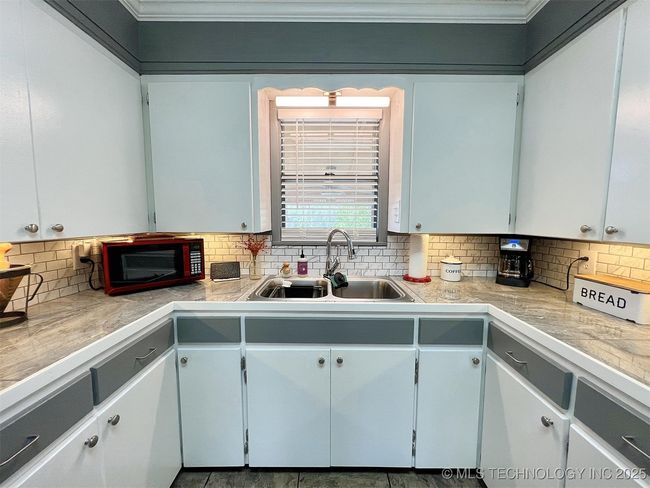 1804 S 3 Rd St, House other with 4 bedrooms, 2 bathrooms and null parking in Stilwell OK | Image 21