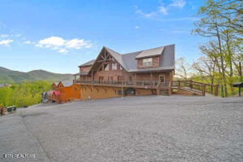 4130 Sherwood Heights Way, Pigeon Forge, TN, 37863 | Card Image