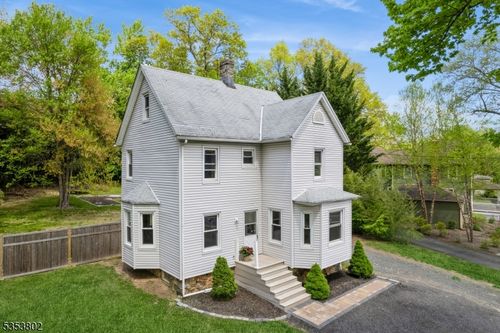 590 Valley Rd, Gillette, NJ, 07933-2010 | Card Image