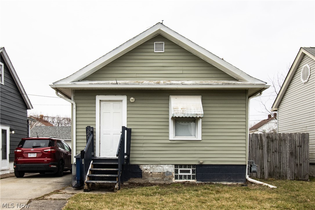 Camden Ave, Lorain, OH 44055