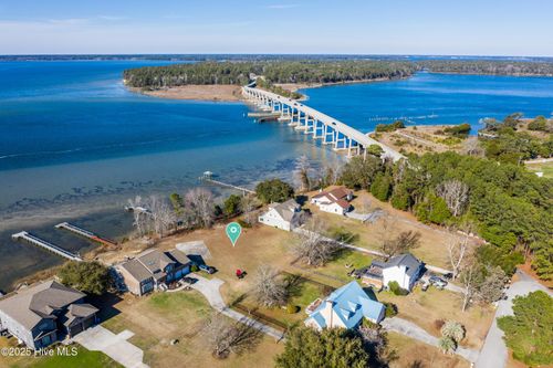 122 Gemstone Dr, Sneads Ferry, NC, 28460-9409 | Card Image