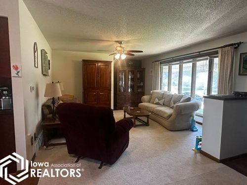 640 7th St Sw, Britt, IA, 50423-1225 | Card Image