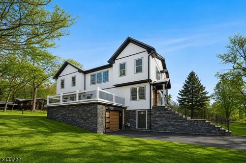 10 Old Rifle Camp Rd, Woodland Park, NJ, 07424-3131 | Card Image