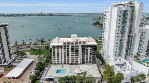 802-707 S Gulfstream Ave, SARASOTA, FL, 34236-7702 | Card Image