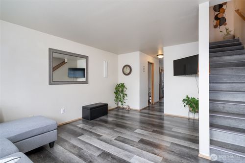 unit-c-811 S Laventure Rd, Mount Vernon, WA, 98274-6025 | Card Image
