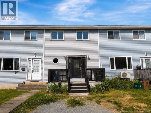 28 Valley St, Saint John, NB, E2J2M9 | Card Image