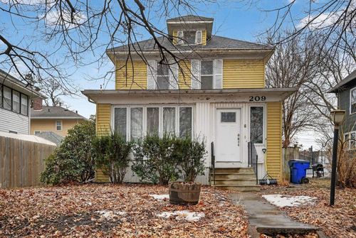 209 Kingsley Avenue, Waterloo, IA, 50701 | Card Image