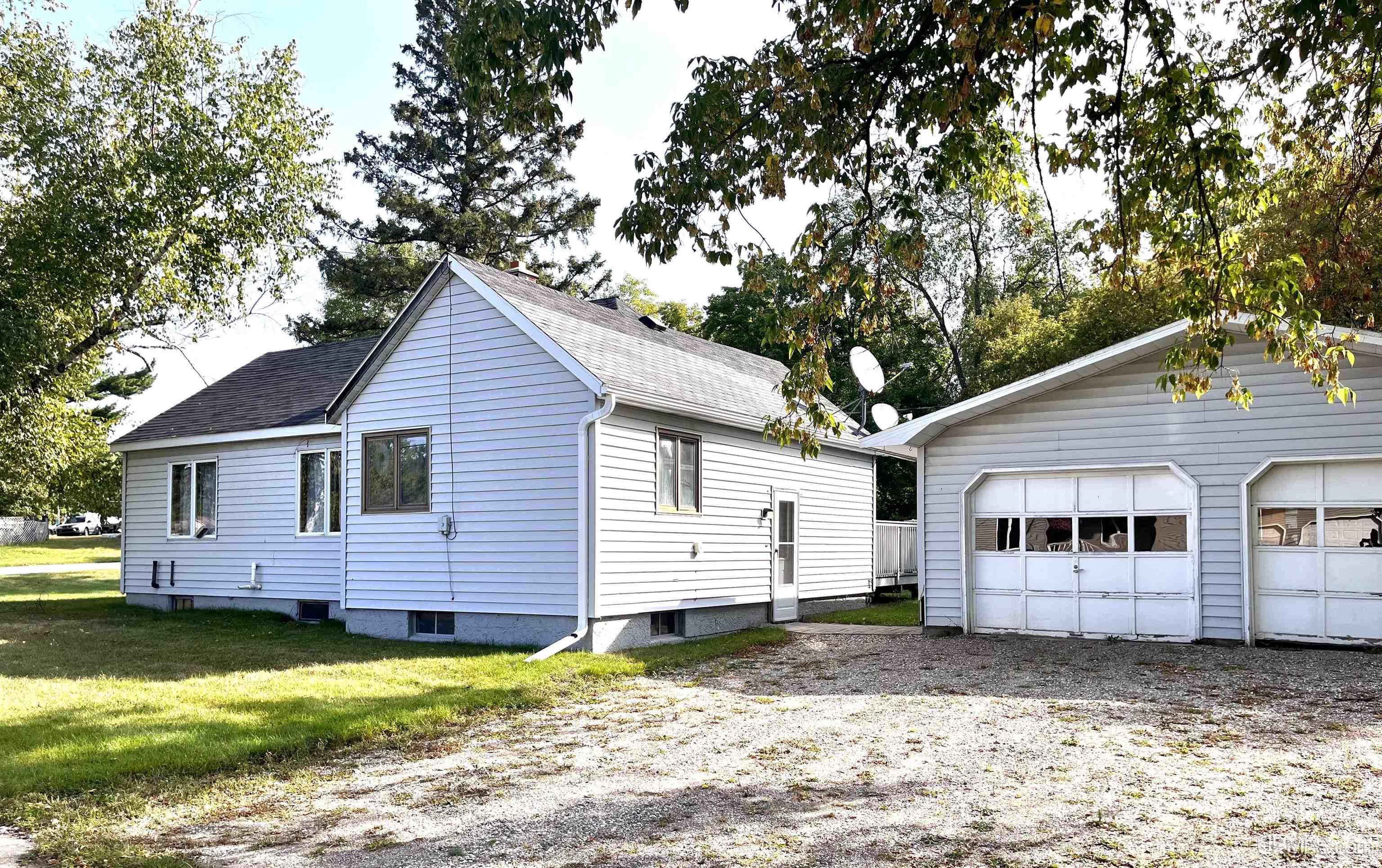Carollo St, Kingsford, MI 49802