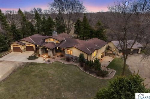 60639 211th St, Eagle Lake, MN, 56024-4416 | Card Image