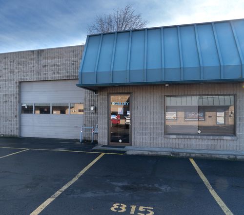 c-815 N Central Ave, Medford, OR, 97501-5873 | Card Image