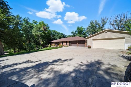 27612 Fontanelle Oaks Cir, Nickerson, NE, 68044-2567 | Card Image
