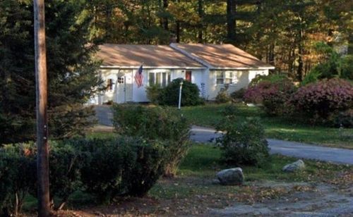830 S Mammoth Rd, Manchester, NH, 03109-5011 | Card Image