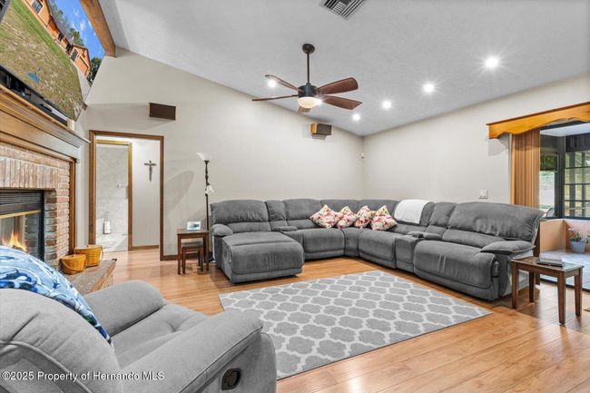 Family Room | Image 11