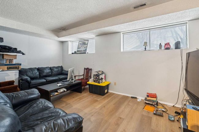 509 and 511 13 Avenue Ne, Home with 5 bedrooms, 2 bathrooms and 3 parking in Calgary AB | Image 16