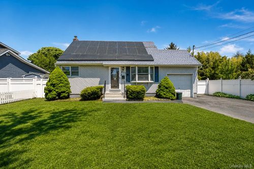 1-family-house-412 37th Street, Babylon, NY, 11757 | Card Image