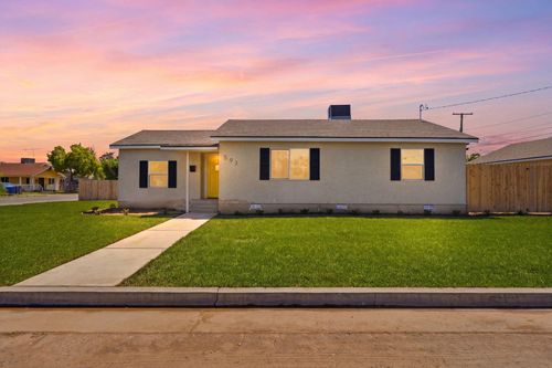 593 N 3rd St, Porterville, CA, 93257-2435 | Card Image