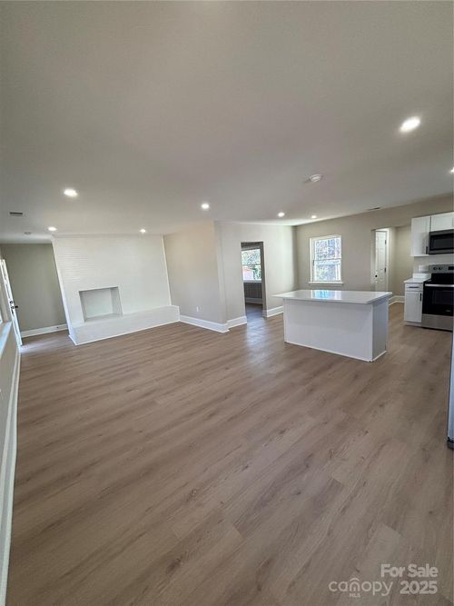 2025 Birchcrest Dr, Charlotte, NC, 28205-4913 | Card Image