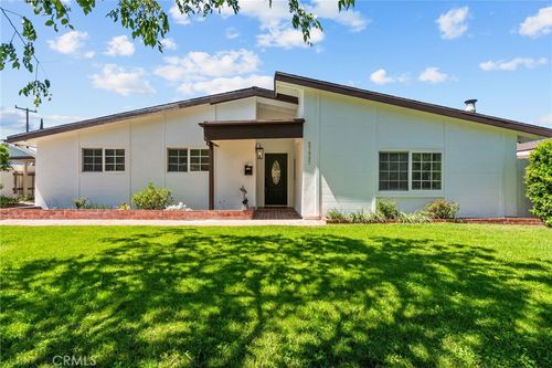 27837 Bakerton, Canyon Country, CA, 91351 | Card Image