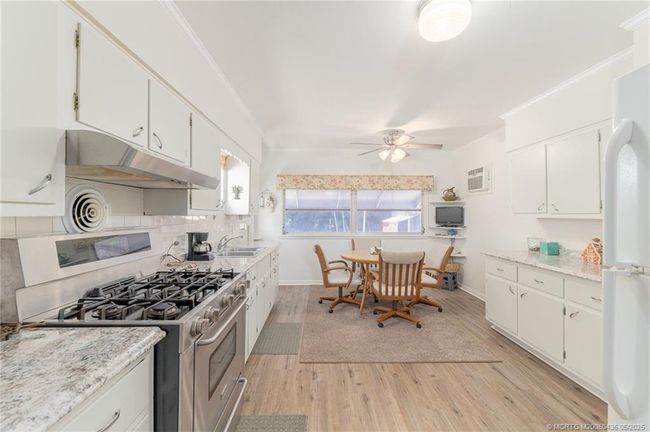 Kitchen | Image 11